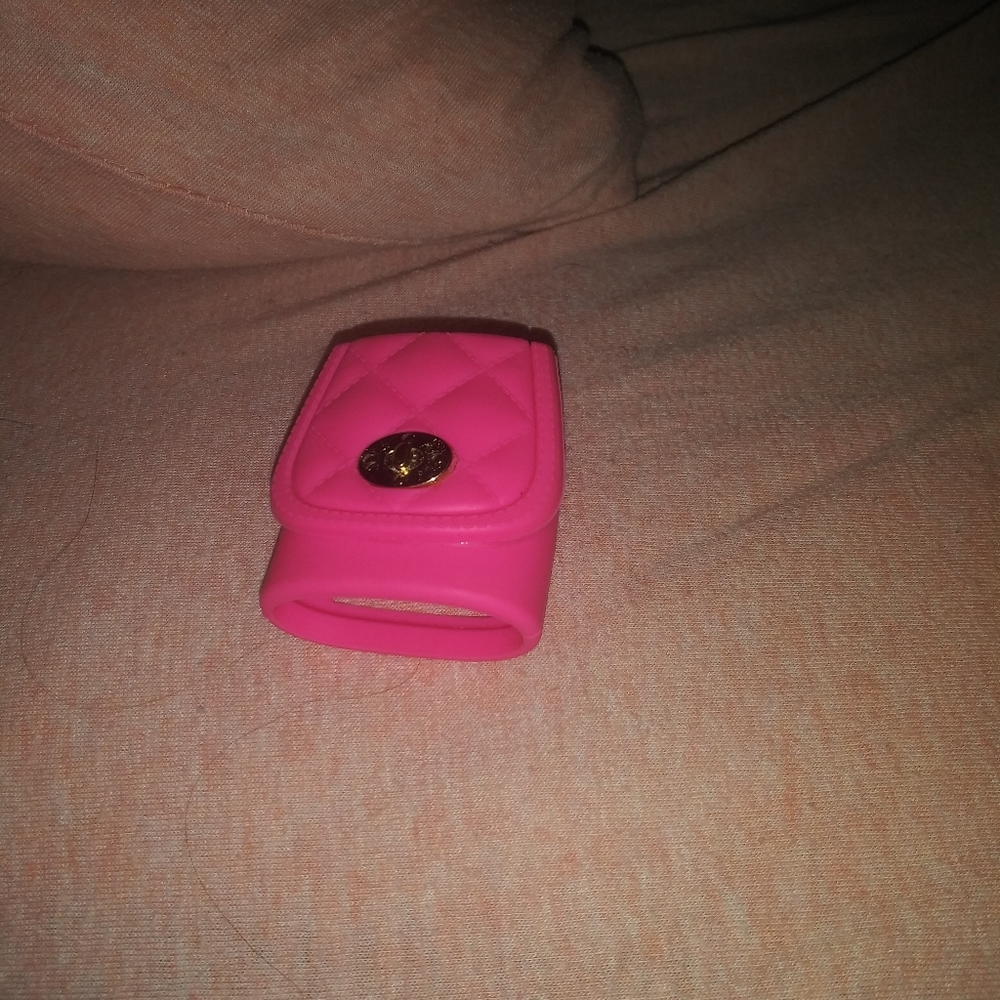 Bbw pocket back holder